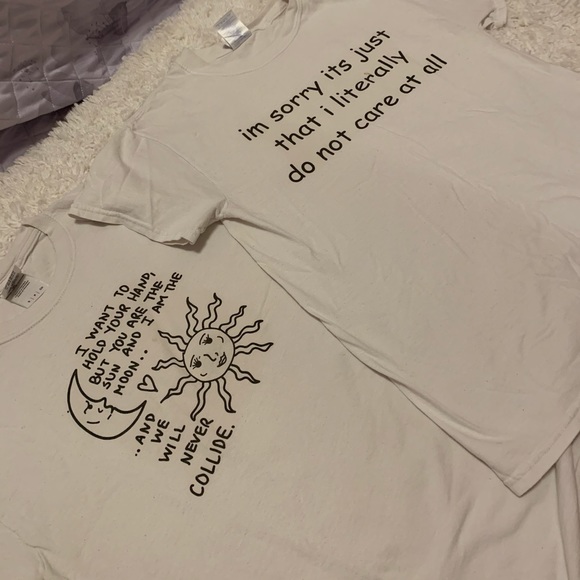 2 graphics T-shirts - Picture 3 of 9